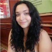 stundentessa al liceo, cerco bambini stranieri e non delle scuole elementari/medie per aiutare con l'italiano e con lo svolgimento dei compiti a casa. 3 anni di esperienza con bambini stranieri e non